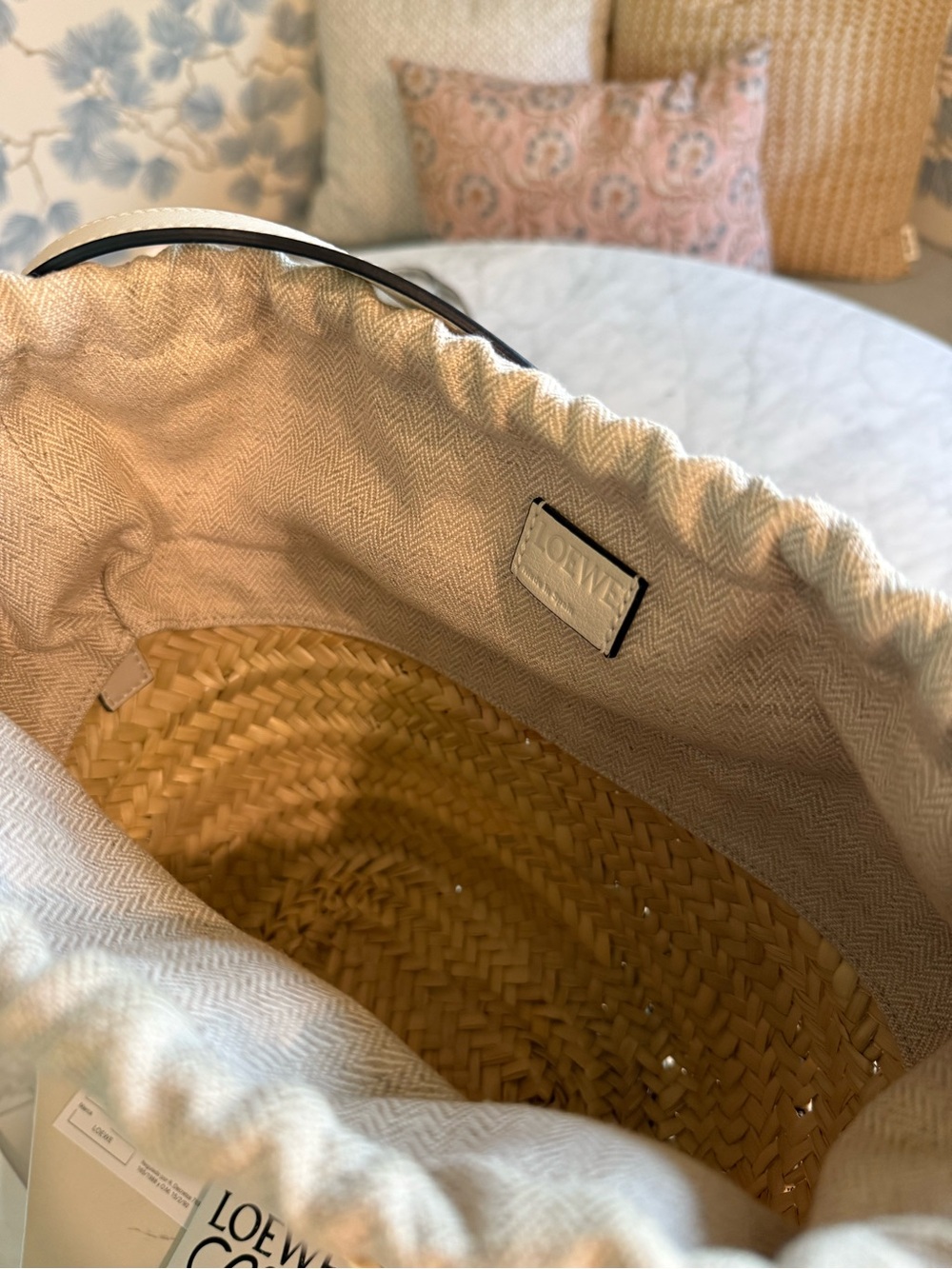 NWT LOEWE Anagram drawstring bucket bag in palm leaf and calfskin - Picture 7 of 9
